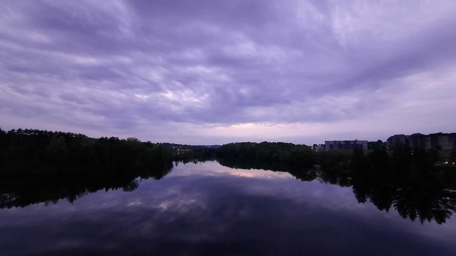 Aube Du 22 Mai 2021 (Vue Sure) 3 Photos