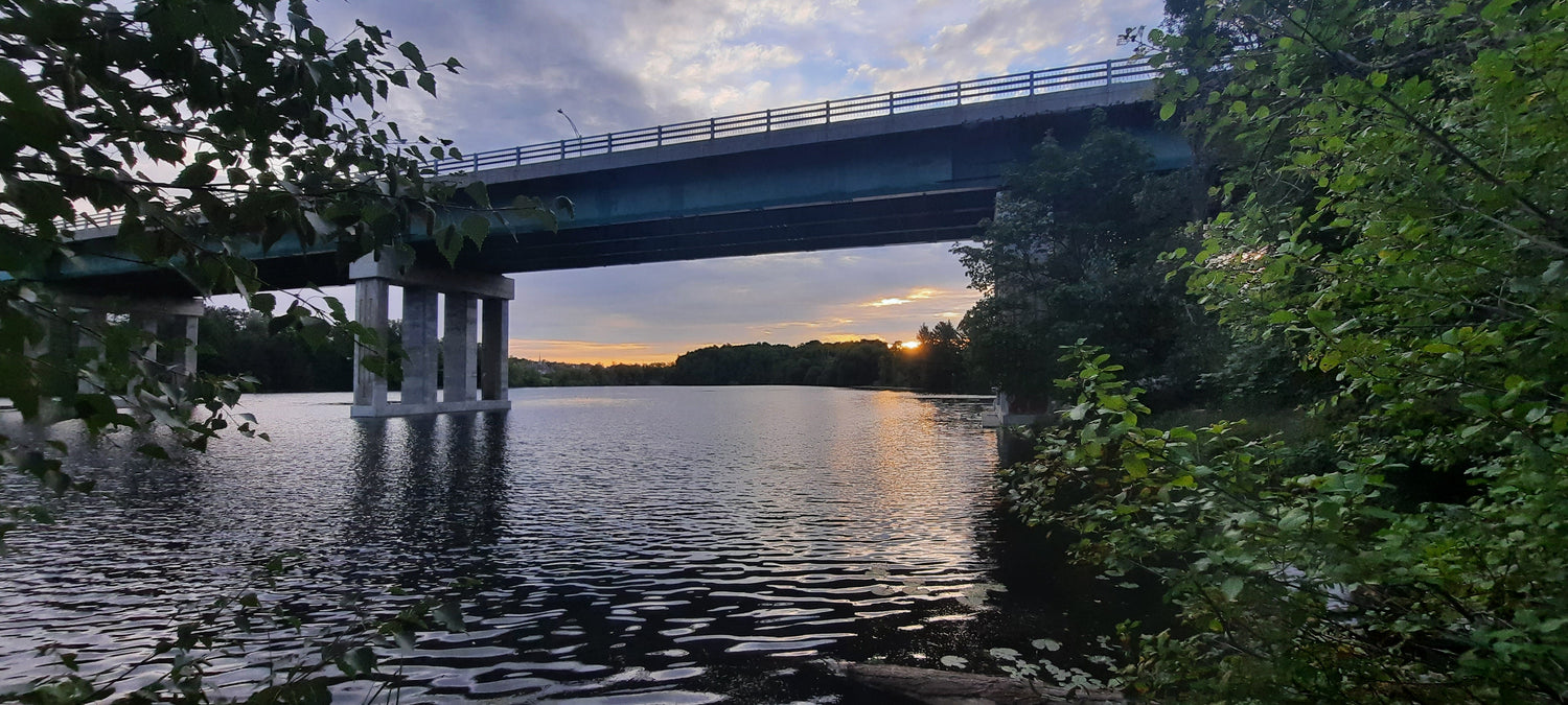 Le Faible Soleil Du 28 Août 2021 6H32 (Vue K1) Pont Jacques Cartier De Sherbrooke