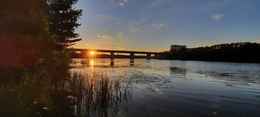 Coucher De Soleil Du 12 Septembre 2021 18H47 (Vue P1) Rivière Magog Sherbrooke. Pont Jacques Cartier