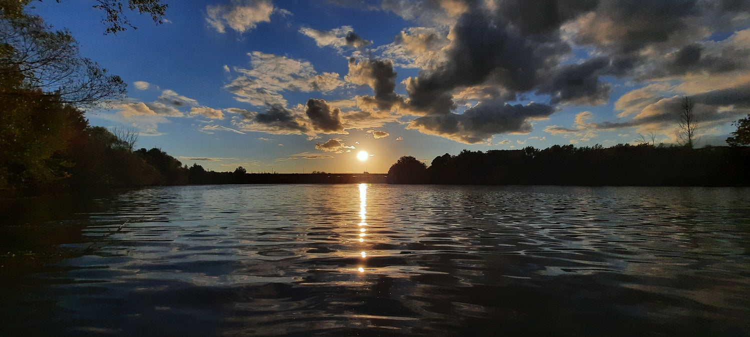 Coucher De Soleil Du 26 Septembre 2021 18H03 (Vue 1) Rivière Magog À Sherbrooke. Pont Jacques