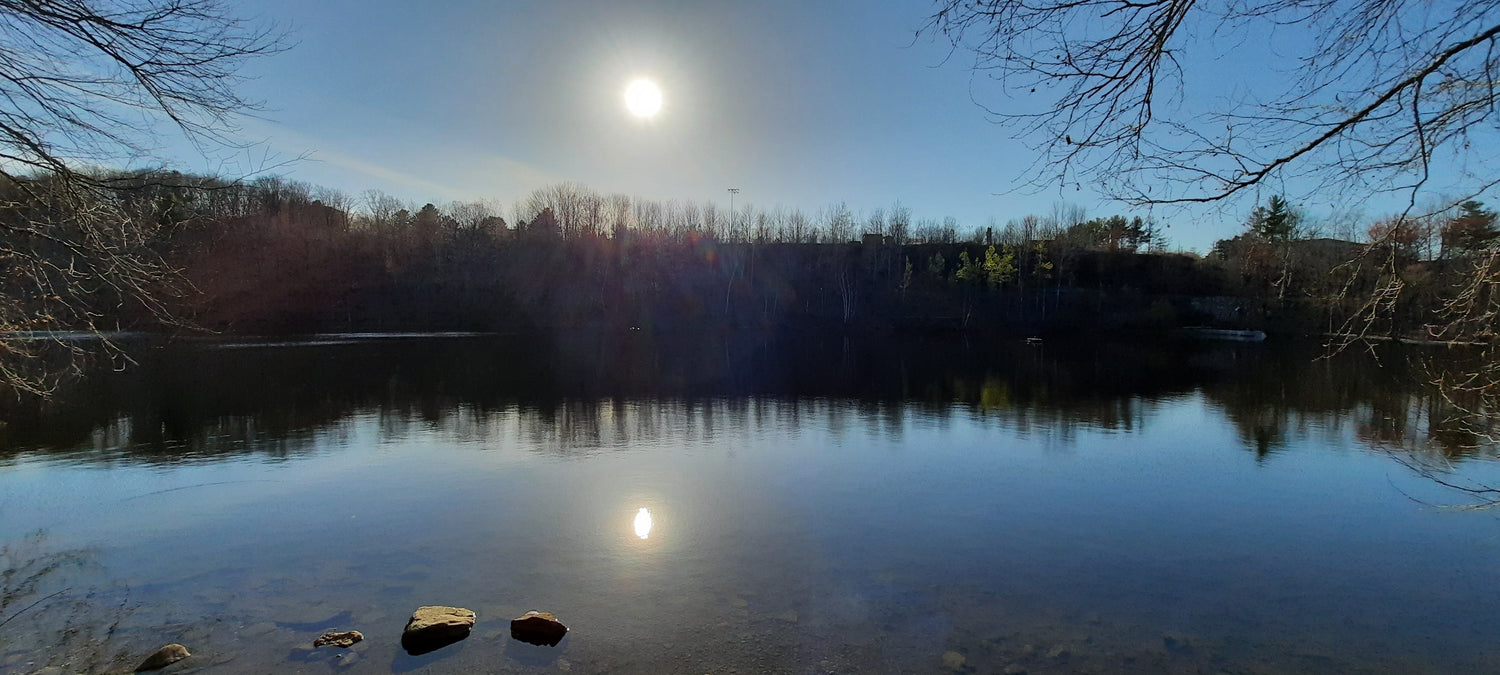 2022-05-05 (Vue Q5) Les Deux Soleils De La Rivière Magog (2 Photos)