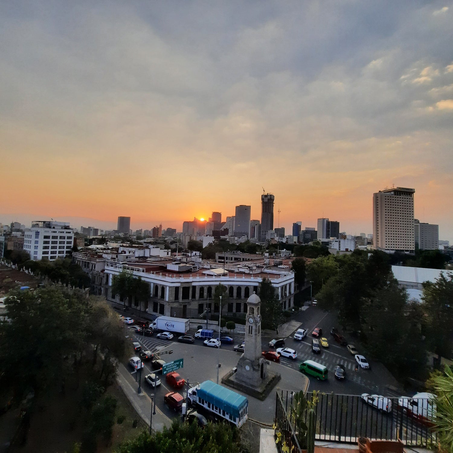 2023-11-06 Coucher De Soleil À Mexico City (4 Photos)