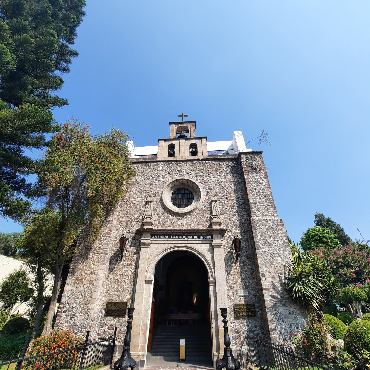 Basilique Notre-Dame-de-Guadalupe de Mexico (10 photos)