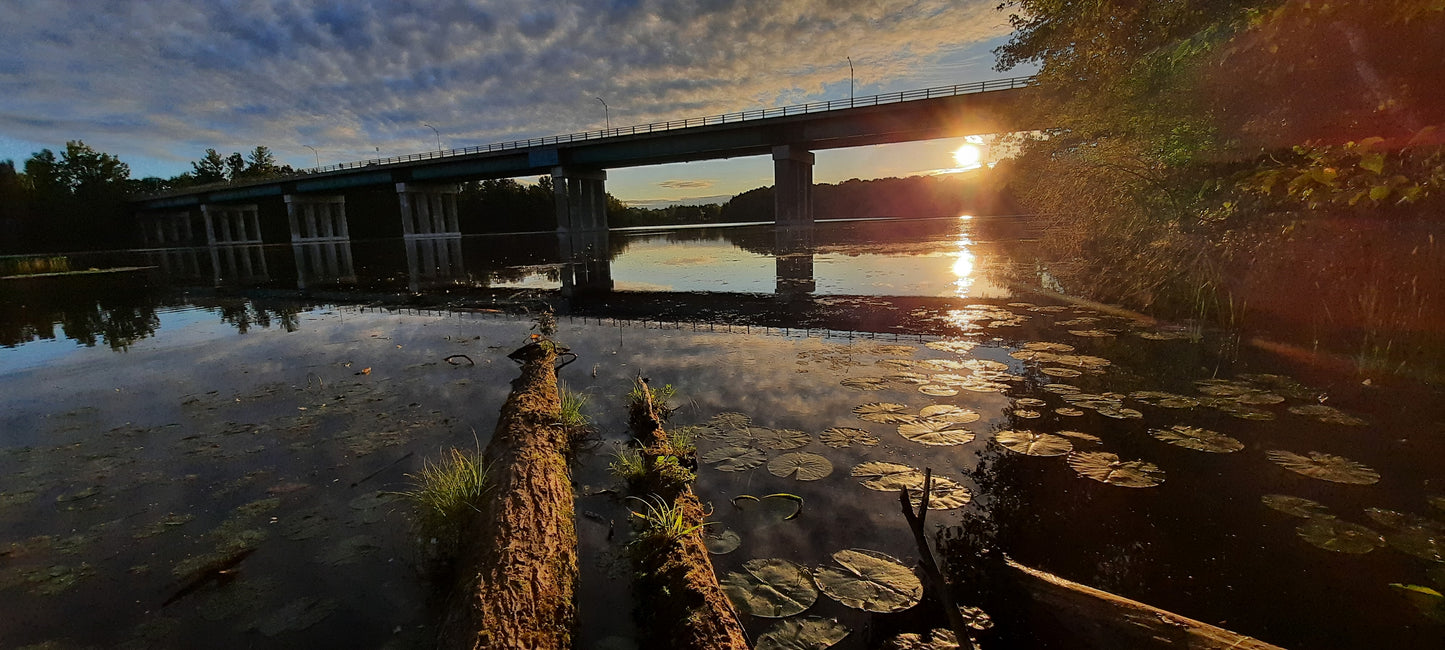 SOLEIL du 1 SEPTEMBRE 2021 6h43 (Vue Y2A)  Rivière Magog Sherbrooke. Pont Jacques Cartier