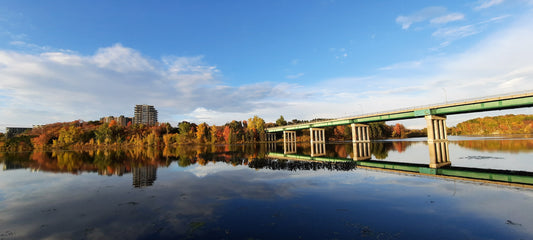 (5 photos) The Jacques Cartier Bridge in Sherbrooke as you've never seen it in the fall!!! October 10, 2021